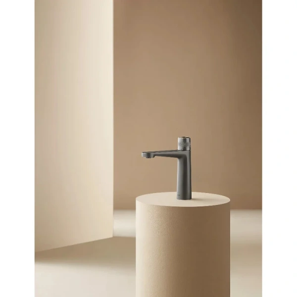 Смеситель для раковины Arrow AMP11868AGG серый Смеситель для раковины Arrow AMP11868AGG серый