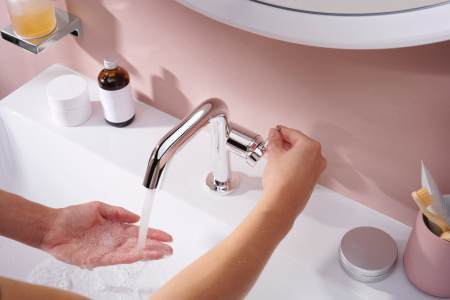Дозатор для жидкого мыла 200 мл Hansgrohe AddStoris 41745000 хром