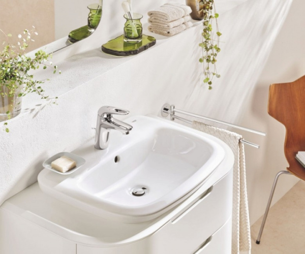 Смеситель для раковины Grohe Eurostyle new с донным клапаном, хром 33558 003 (33558003) Смеситель для раковины Grohe Eurostyle new с донным клапаном, хром 33558 003 (33558003)