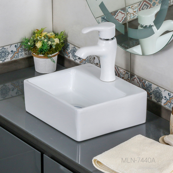 Раковина накладная (33х29) Melana 7440A-805