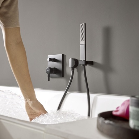 Ручной душ Hansgrohe Rainfinity 100 1jet EcoSmart 26867670 черный матовый