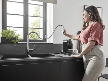 Смеситель для кухни с выдвижным изливом Hansgrohe Focus M41 Eco 2jet 31833000 хром