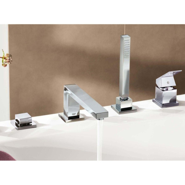 Смеситель для ванны однорычажный на 4 отверстия Grohe Eurocube 19897 001 (19897001) хром