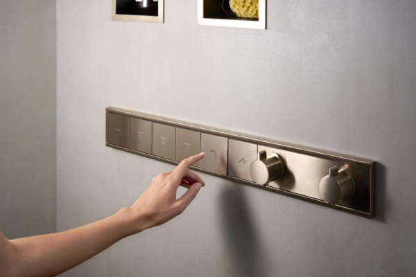 Термостат для скрытого монтажа на 5 потребителей Hansgrohe Rainfinity 15384140 шлифованная бронза