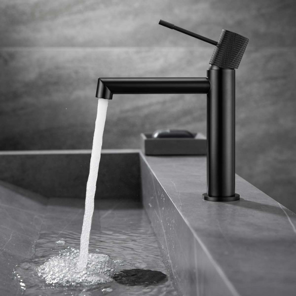 Смеситель для раковины Vincea Desire VBF-1D1MB Смеситель для раковины Vincea Desire VBF-1D1MB