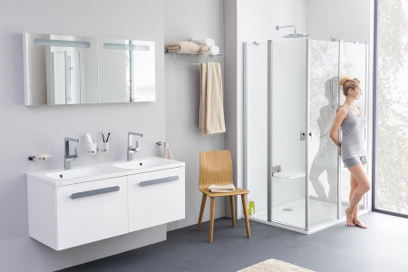 Полка с полотенцедержателем Ravak Chrome CR 330 X07P194