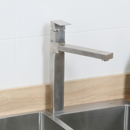 Смеситель для кухни Melana Cubo 610203