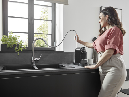 Смеситель для кухни с выдвижным изливом Hansgrohe Focus M41 31815000 хром