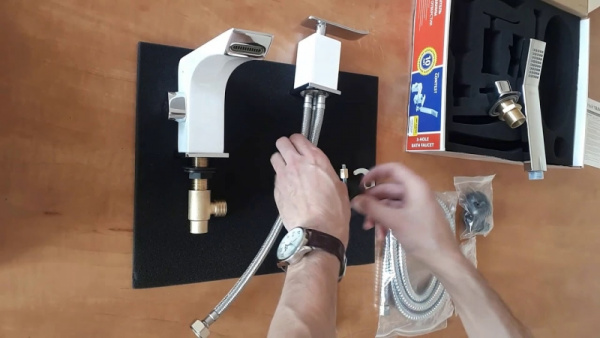 Смеситель на борт ванны Lemark Contest (LM5845CW)