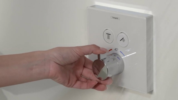 Термостат для двух потребителей Hansgrohe ShowerSelect 15738400