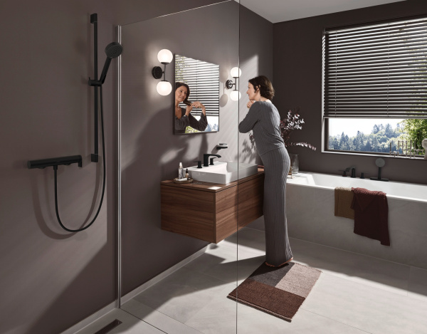 Смеситель на борт ванны 4 отвесртия Hansgrohe Vivenis 75444670 черный матовый