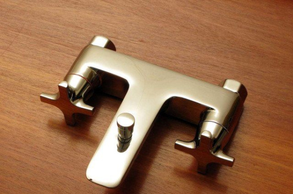 Смеситель для ванны Hansgrohe Logis 71240000