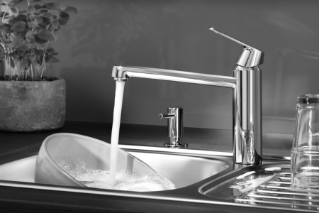 Смеситель для кухни с запорным вентилем Grohe Eurosmart Cosmopolitan 30195 000 (30195000) хром