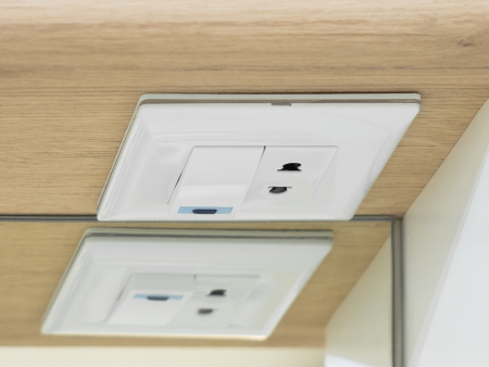 Зеркало-шкаф (118х80) Misty Респект 120 правый Э-Рес02120-1П