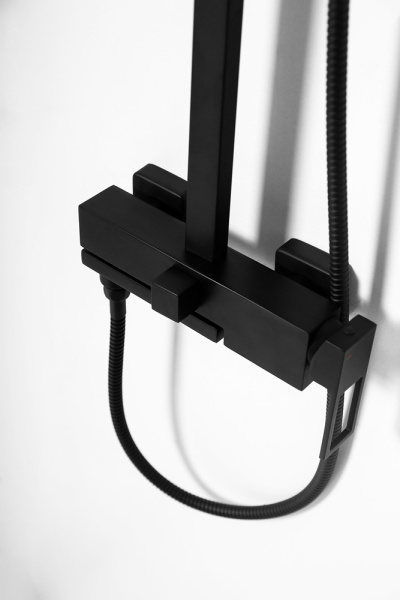 Душевая система с изливом BelBagno LUCELUC-VSCM-NERO Душевая система с изливом BelBagno LUCELUC-VSCM-NERO