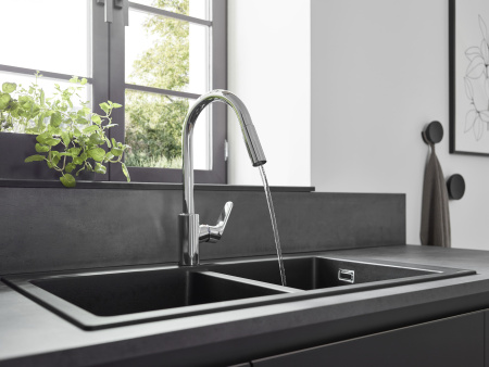 Смеситель для кухни с выдвижным изливом Hansgrohe Focus M41 Eco 2jet 31833000 хром