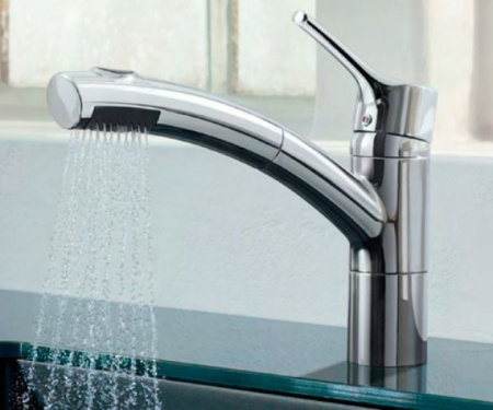 Смеситель для кухни с выдвижным изливом Kludi Trendo 335810575