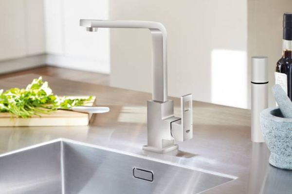 Смеситель однорычажный для кухни GROHE Eurocube 31255 DC0 (31255DC0) суперсталь