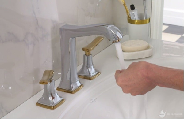 Смеситель для раковины Hansgrohe Metropol Classic 31330090