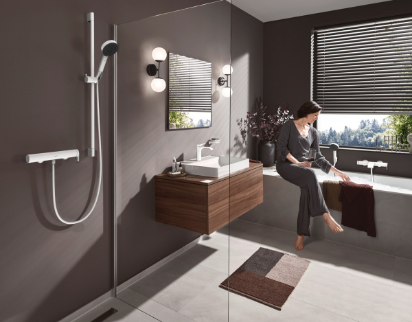 Смеситель для ванны однорычажный Hansgrohe Vivenis 75420700 белый матовый