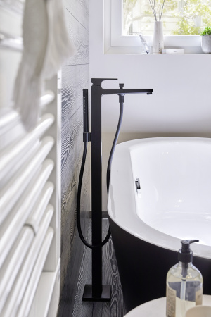 Смеситель для ванны напольный Hansgrohe Metropol 32532670 черный матовый
