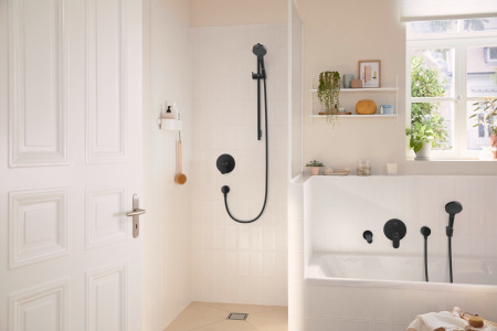 Смеситель для душа однорычажный Hansgrohe Rebris S 72667670 черный матовый