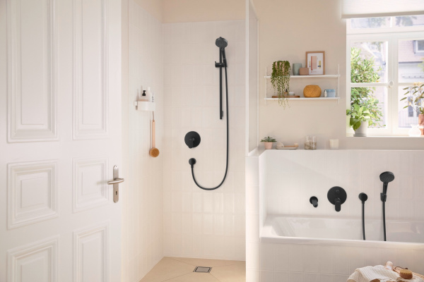 Смеситель для душа однорычажный Hansgrohe Rebris S 72667670 черный матовый