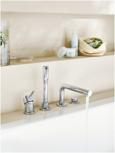 Смеситель однорычажный для ванны на 4 отверстия Grohe Essence New 19578 001 (19578001) хром