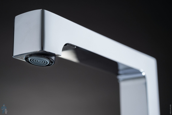 Смеситель для раковины Geberit Brenta, питание от батарей, на термостате 116.198.21.1