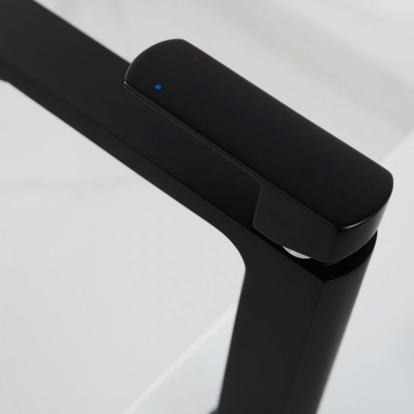 Смеситель для раковины Vincea Next VBF-1N1MB Смеситель для раковины Vincea Next VBF-1N1MB