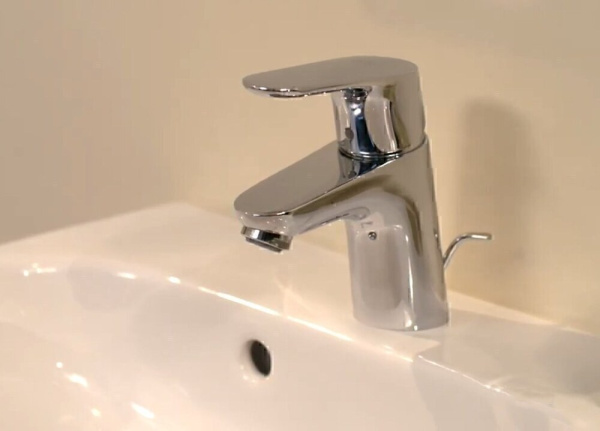 Смеситель для раковины с донным клапаном Hansgrohe Focus CoolStart 31539000 хром
