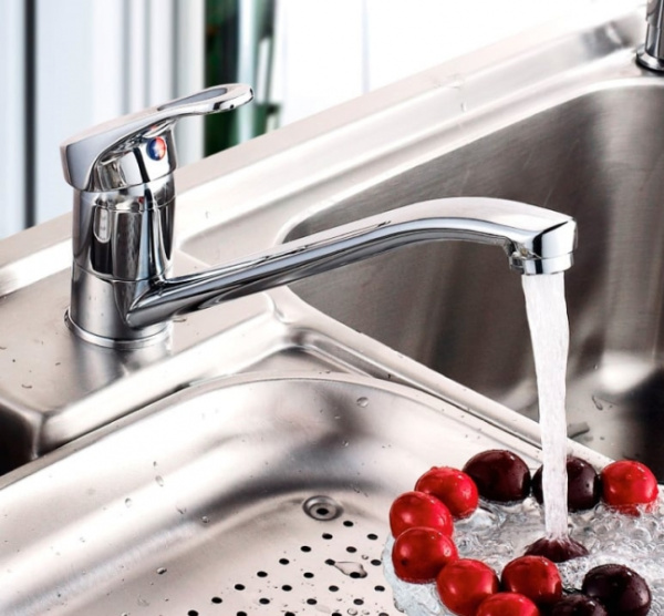 Смеситель для кухонной мойки Rossinka B (B35-21U) Смеситель для кухонной мойки Rossinka B (B35-21U)