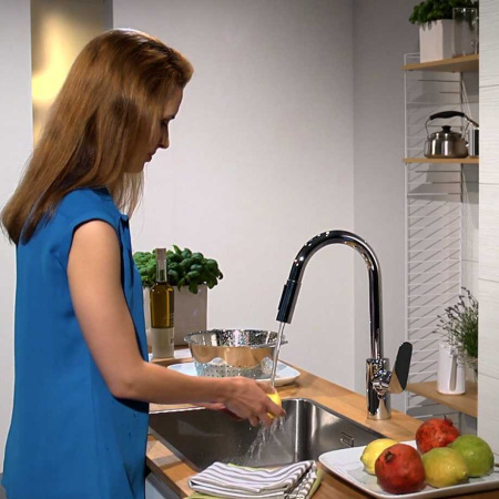 Смеситель для кухни с выдвижным изливом Hansgrohe Focus M41 31815000 хром