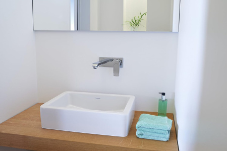 Смеситель для раковины настенный Hansgrohe Metris 31086000 хром