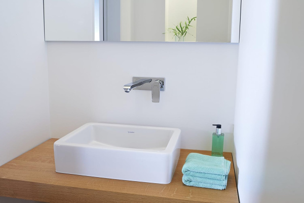 Смеситель для раковины настенный Hansgrohe Metris 31086000 хром