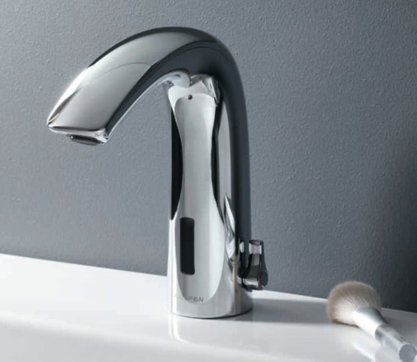 Сенсорный смеситель для раковины Laufen Curvetronic 3.1570.2.404.322.1 Сенсорный смеситель для раковины Laufen Curvetronic 3.1570.2.404.322.1