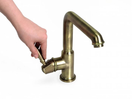 Смеситель для кухонной мойки IDDIS Loft (LOFBRL0i05)