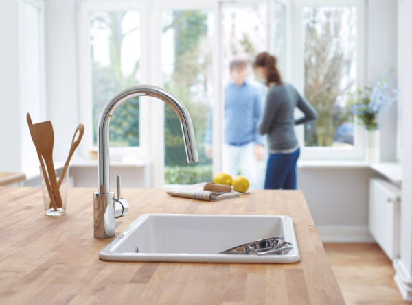 Смеситель для кухни однорычажный с выдвижным аэратором Grohe Concetto 31483 002 (31483002)