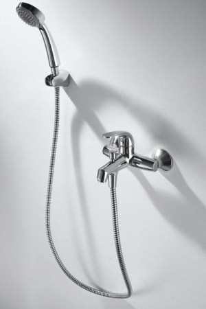 Смеситель для ванны с коротким изливом  Bravat Fit F6135188CP-B-RUS