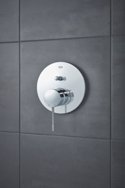 Смеситель для ванны однорычажный Grohe Essence New 24058 001 (24058001) хром