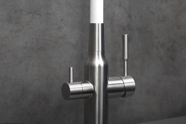 Смеситель для кухни Lemark Expert LM5083S-White Смеситель для кухни Lemark Expert LM5083S-White