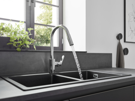 Смеситель для кухни с выдвижным изливом Hansgrohe Focus M41 31815000 хром