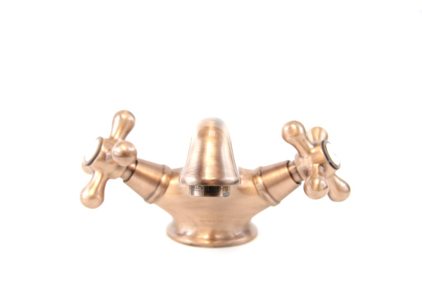 Смеситель для раковины Webert Armony AM700108060, медь Смеситель для раковины Webert Armony AM700108060, медь