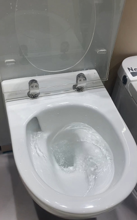 Подвесной безободковый унитаз с сиденьем микролифт beWash Bogen 88393201