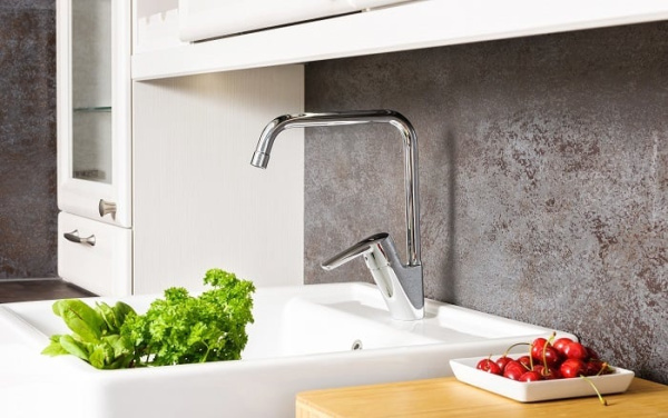 Смеситель для кухни Oras Saga 3933 Смеситель для кухни Oras Saga 3933