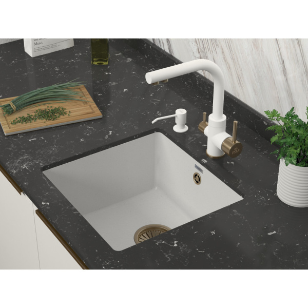 Смеситель для кухни с подключением к фильтру  Paulmark Essen Es213011-431BR