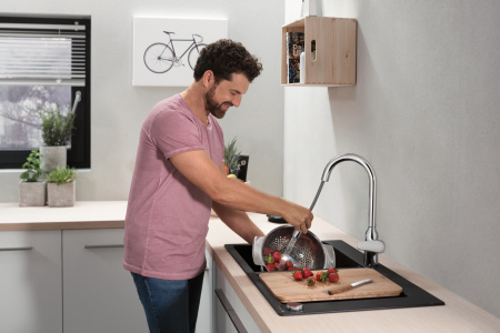 Смеситель для кухни с выдвижным изливом Hansgrohe Focus M42 71801000 хром