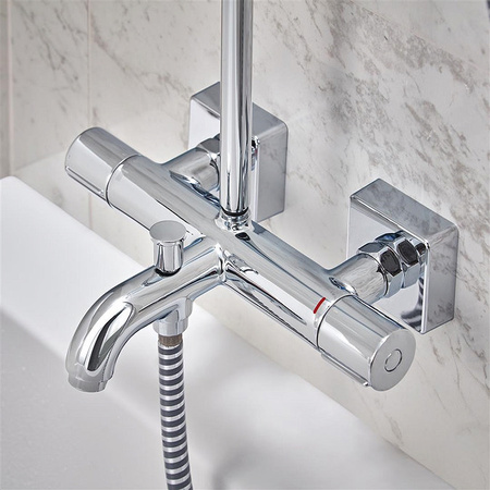 Душевая система с изливом для ванны Hansgrohe Vernis Shape Showerpipe 230 1jet EcoSmart 26098000, хром