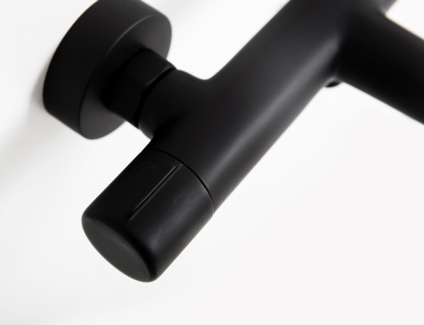 Смеситель для ванны  BelBagno UNO UNO-VASM-NERO Смеситель для ванны  BelBagno UNO UNO-VASM-NERO