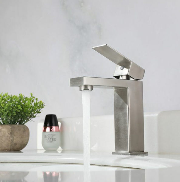 Смеситель для раковины FASHUN A51102 Смеситель для раковины FASHUN A51102